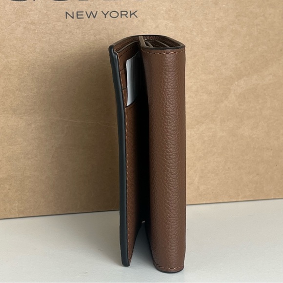 New Coach Trifold Wallet - Picture 4 of 7